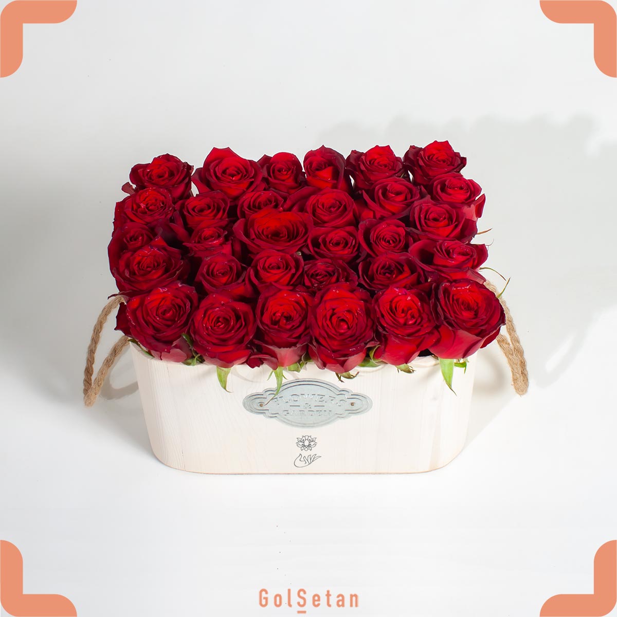big-wooden-rose-box-top-view جعبه گل رز قرمز بزرگ