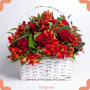 سبد گل رز و آلستر قرمز زیبا و عاشقانه