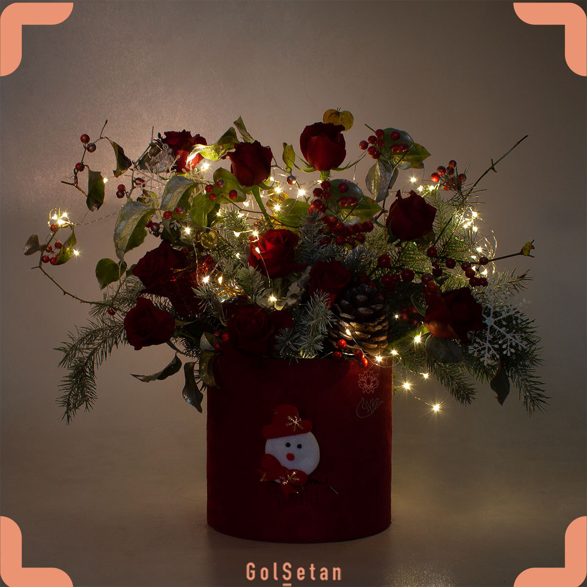 christmas-red-flower-box باکس گل رز کریسمس با ریسه های نور