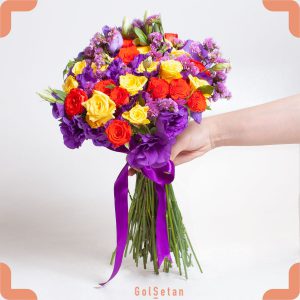 دسته گل لیسیانتوس و رز مینیاتوری