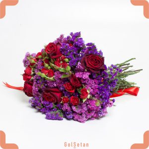 دسته گل استاتیس بنفش و رز هلندی و مینیاتوری