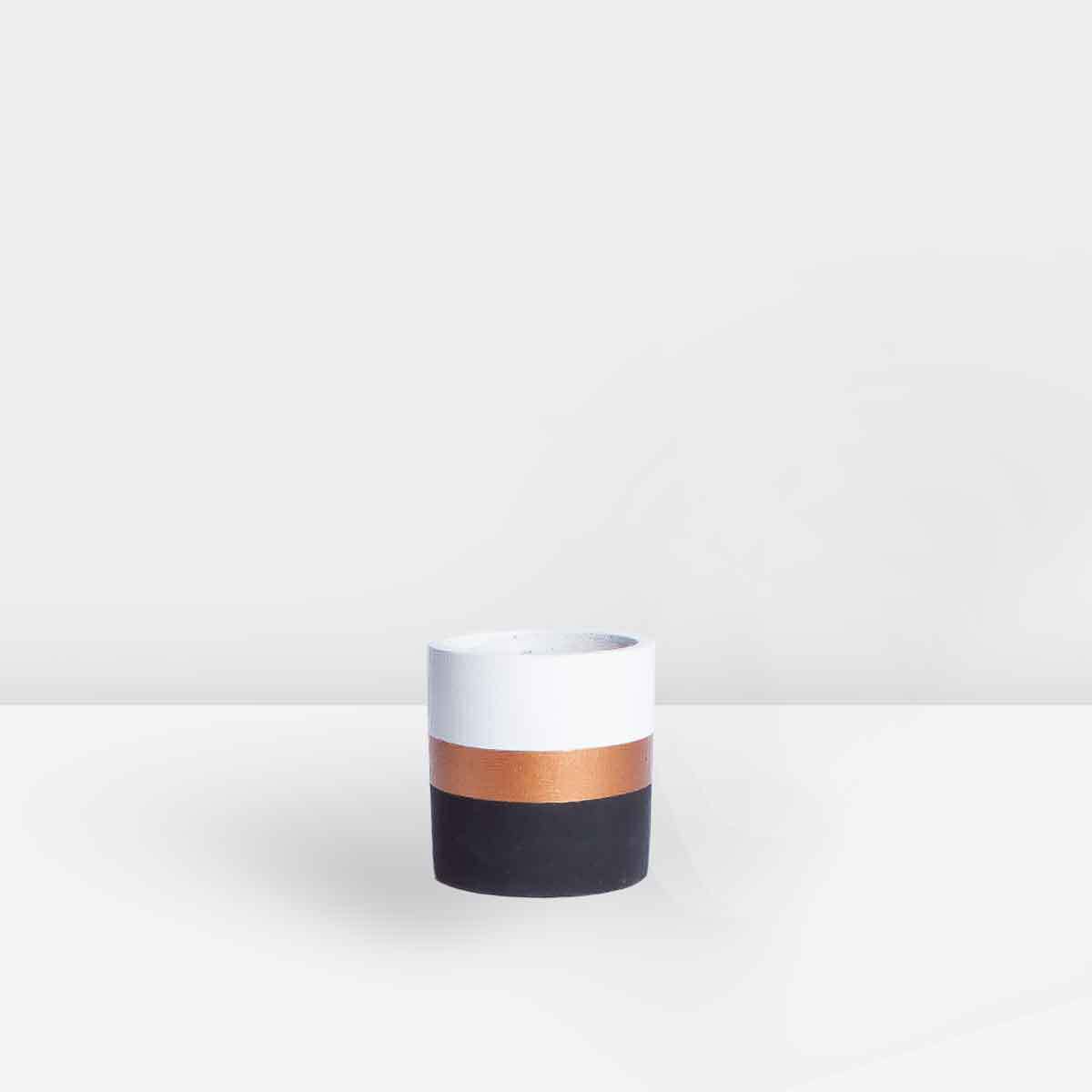 golden-cylindrical-concrete-pot گلدان بتنی استوانه سفید طلایی