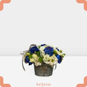 باکس رز آبی و لیسیانتوس سفید زیبا