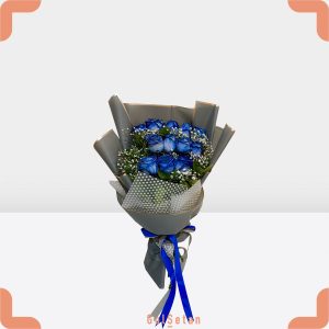 دسته گل رز آبی و عروس شیک