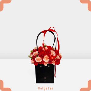 باکس گل میخک قرمز دسته دار سیاه