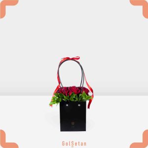 رز قرمز در باکس مشکی شیک