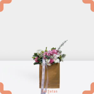 باکس لیسیانتوس سفید و صورتی خاص