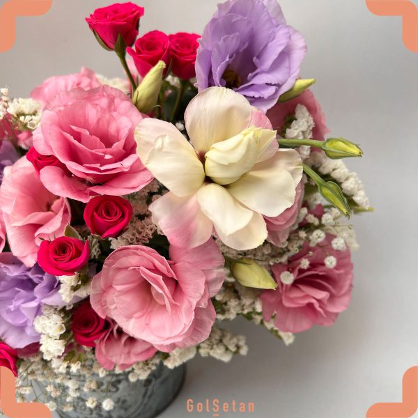 جام گل رز سرخابی و لیسیانتوس زیبا